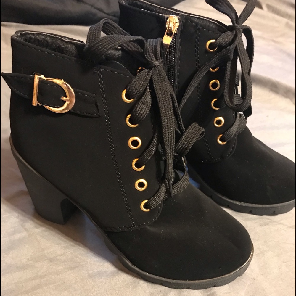 New black heeled boots sz 6